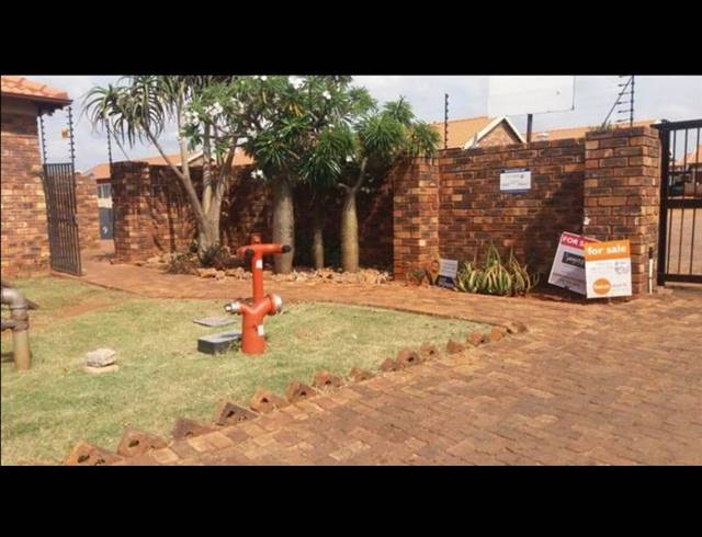 3 BEDROOM HOUSE FOR SALE IN THE ORCHARDS